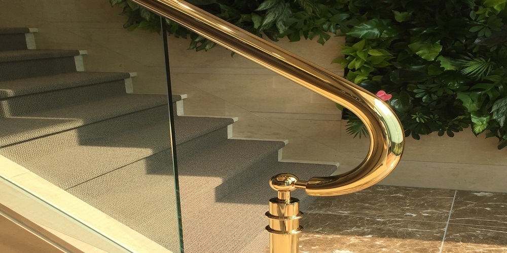 エントランス階段ガラス手摺