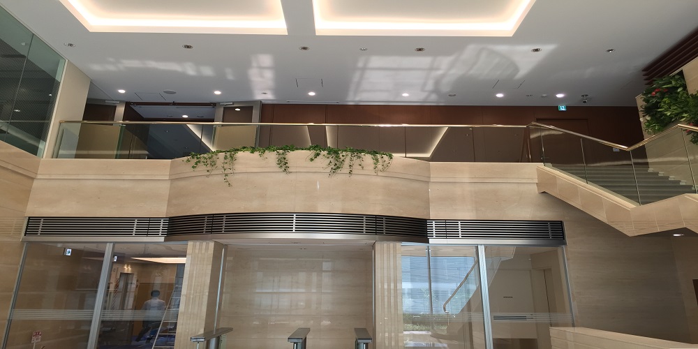 エントランスゲート上部ステンレスルーバー