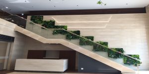 エントランス階段ガラス手摺