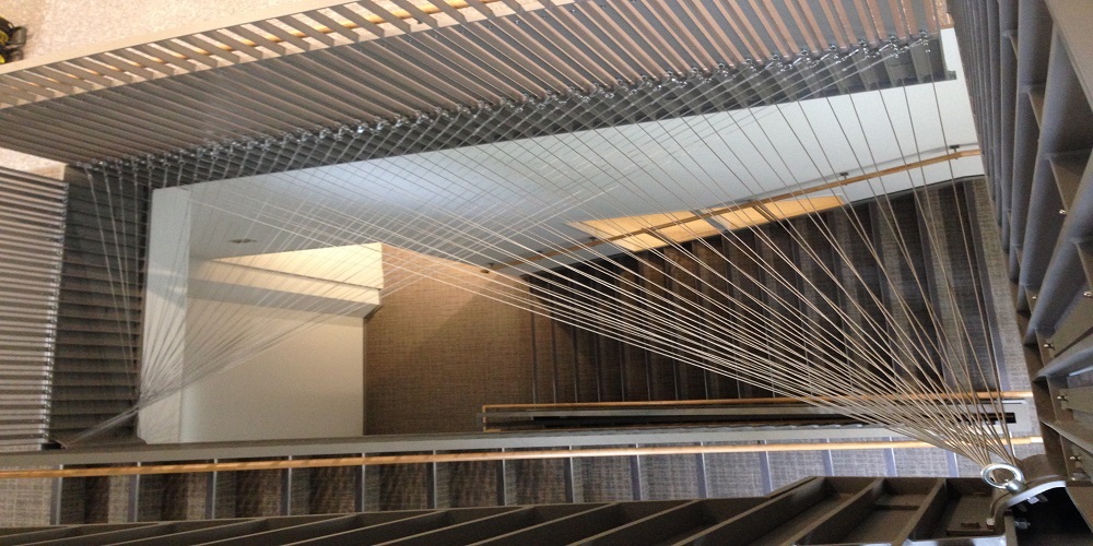 階段手摺落下防止ワイヤー