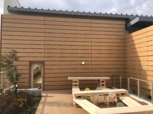 屋上テラス壁面アルミルーバー