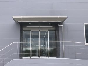 エントランス庇